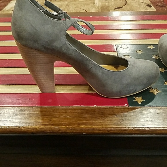 High heals - Picture 4 of 5